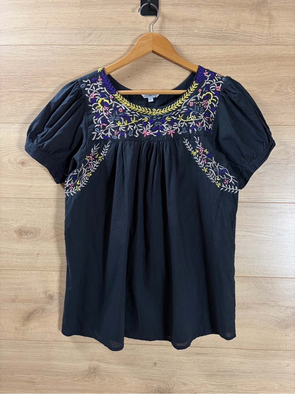 TRAMP Women’s embroidered Peasant Top Large